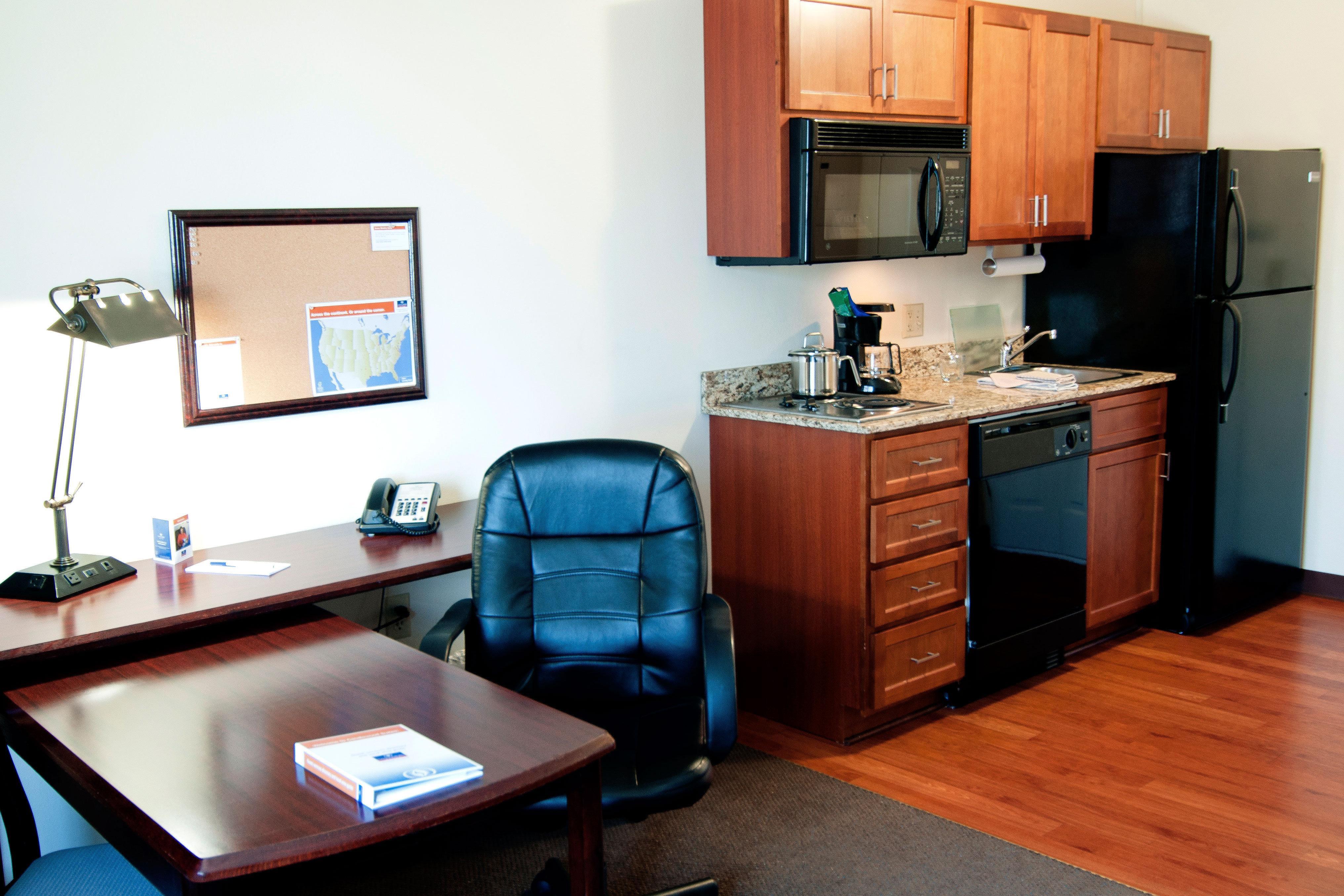 Candlewood Suites Salina By Ihg מראה חיצוני תמונה