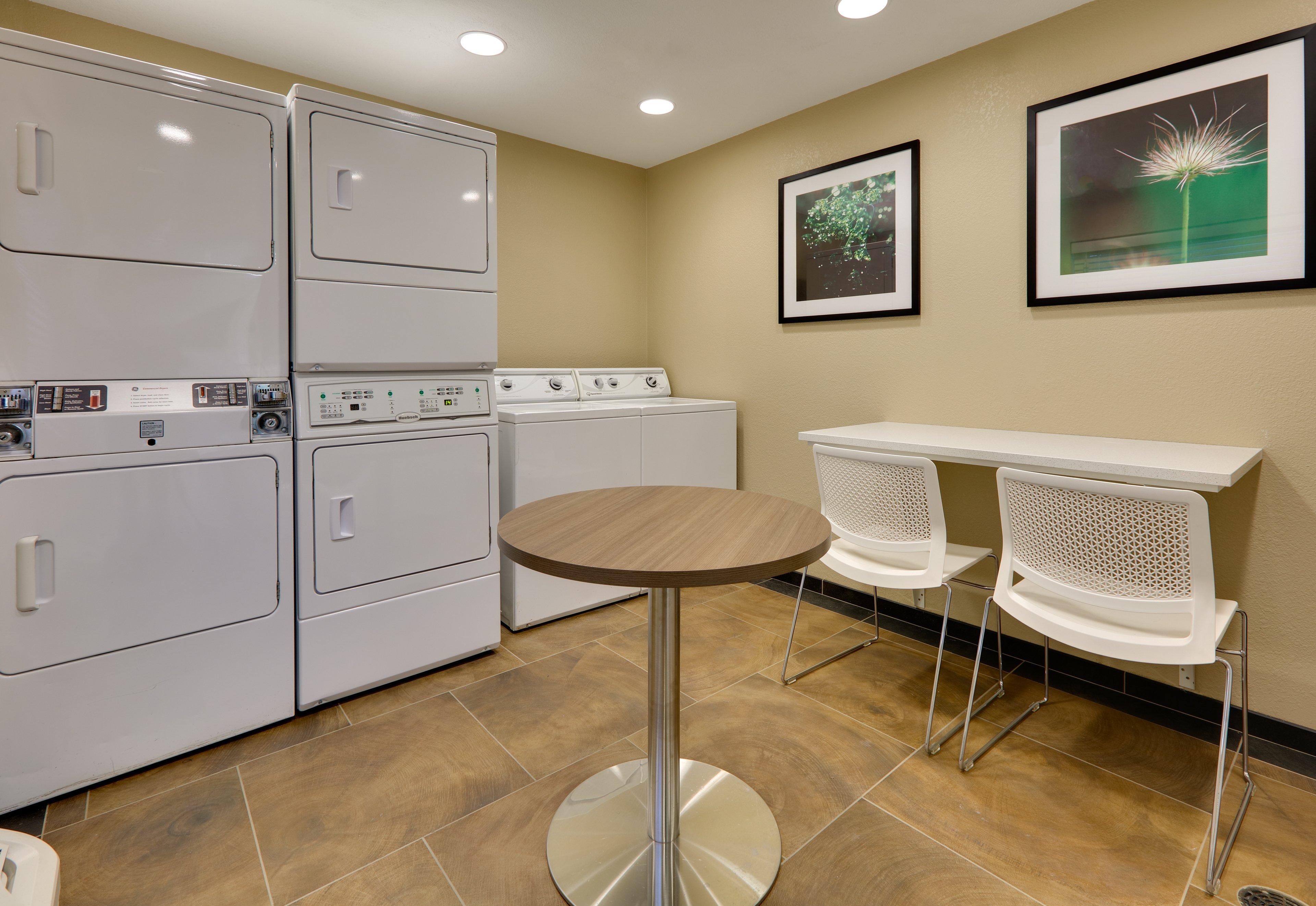 Candlewood Suites Salina By Ihg מראה חיצוני תמונה